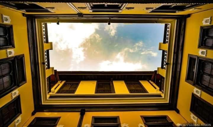 Deewanji Ni Haveli Bed and Breakfast Ahmedabad Buitenkant foto