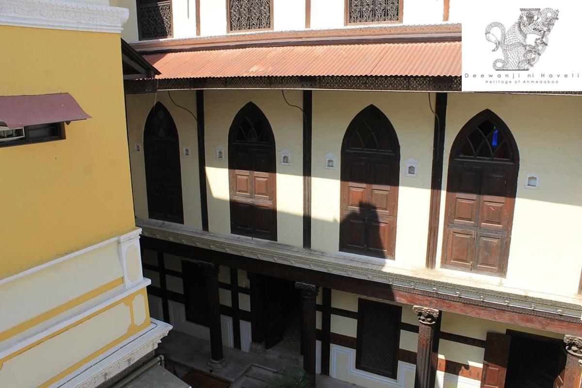 Deewanji Ni Haveli Bed and Breakfast Ahmedabad Buitenkant foto