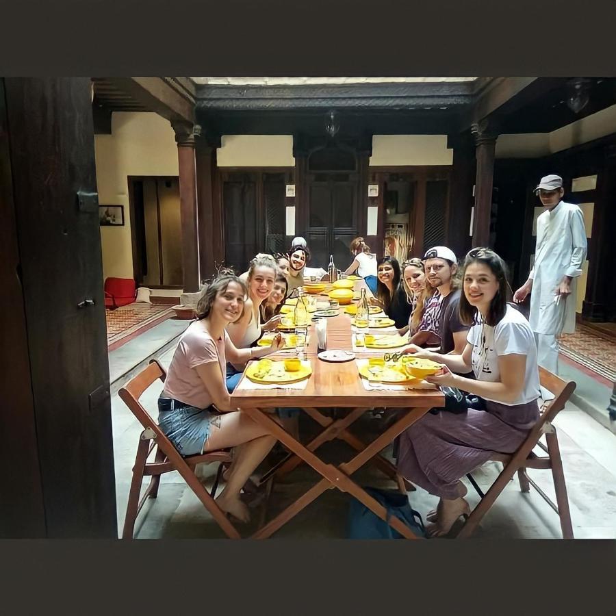 Deewanji Ni Haveli Bed and Breakfast Ahmedabad Buitenkant foto