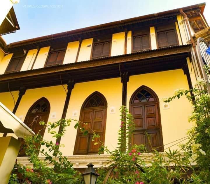 Deewanji Ni Haveli Bed and Breakfast Ahmedabad Buitenkant foto