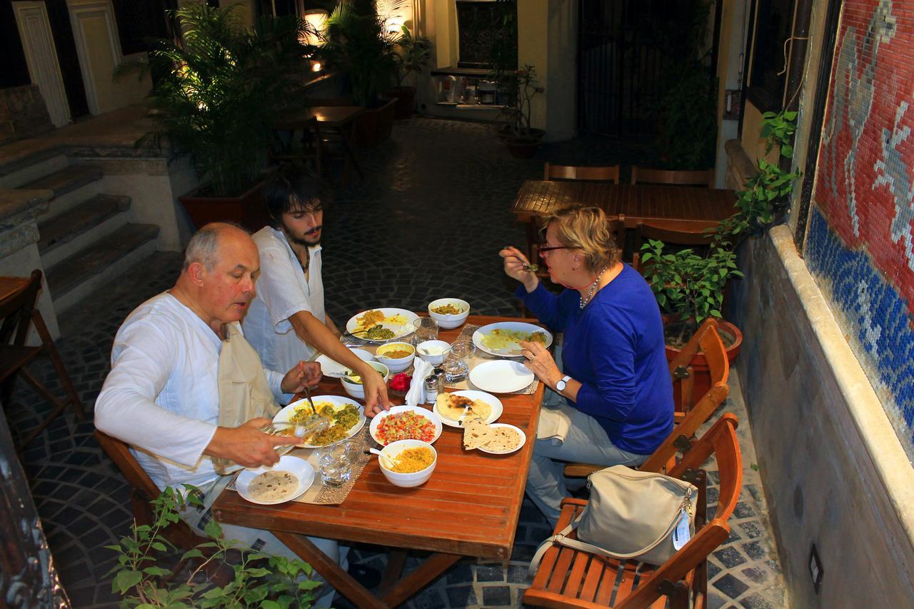 Deewanji Ni Haveli Bed and Breakfast Ahmedabad Buitenkant foto
