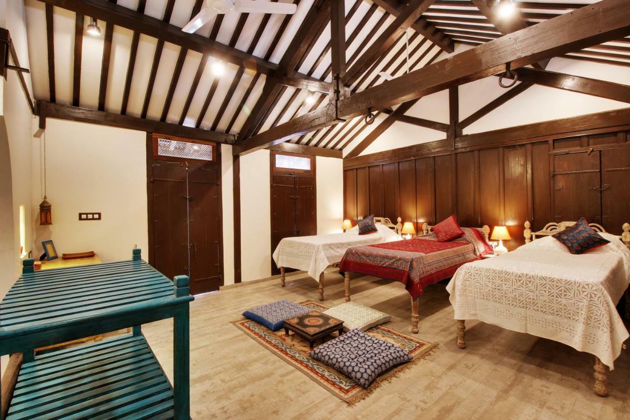 Deewanji Ni Haveli Bed and Breakfast Ahmedabad Buitenkant foto