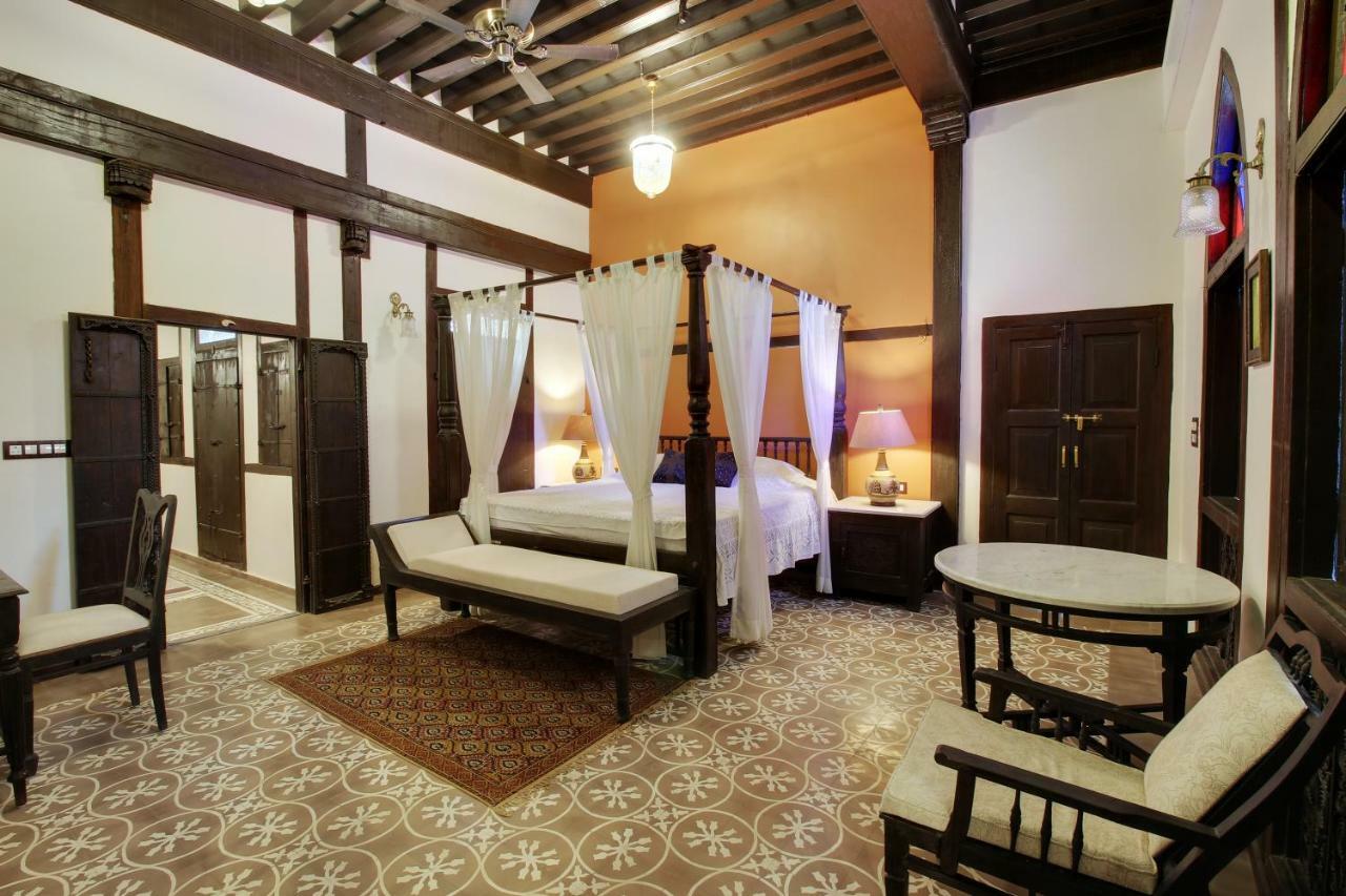 Deewanji Ni Haveli Bed and Breakfast Ahmedabad Buitenkant foto